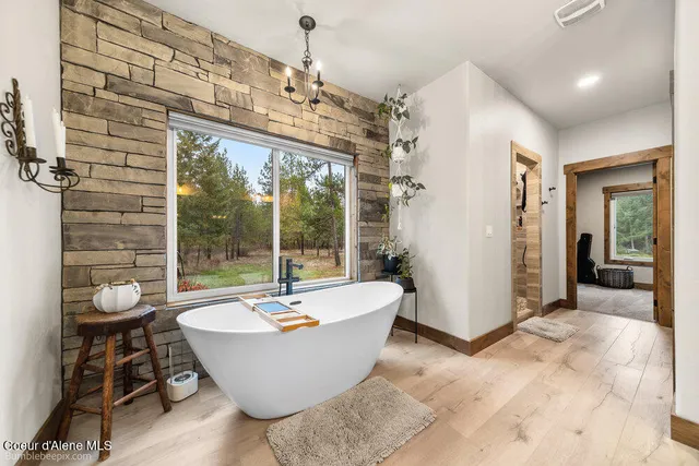 $1,595,000 | 29131 North Hindman Street, Athol, ID 83801