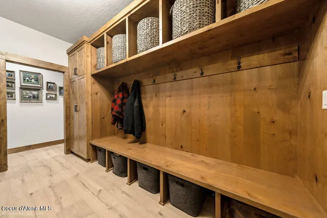 $1,595,000 | 29131 North Hindman Street, Athol, ID 83801