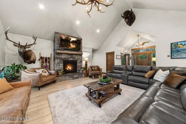 $1,595,000 | 29131 North Hindman Street, Athol, ID 83801