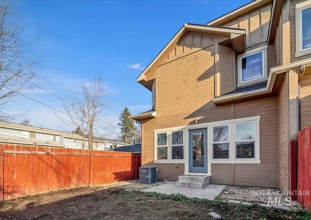 $429,900 | 1043 Clithero Drive, Boise, ID 83703
