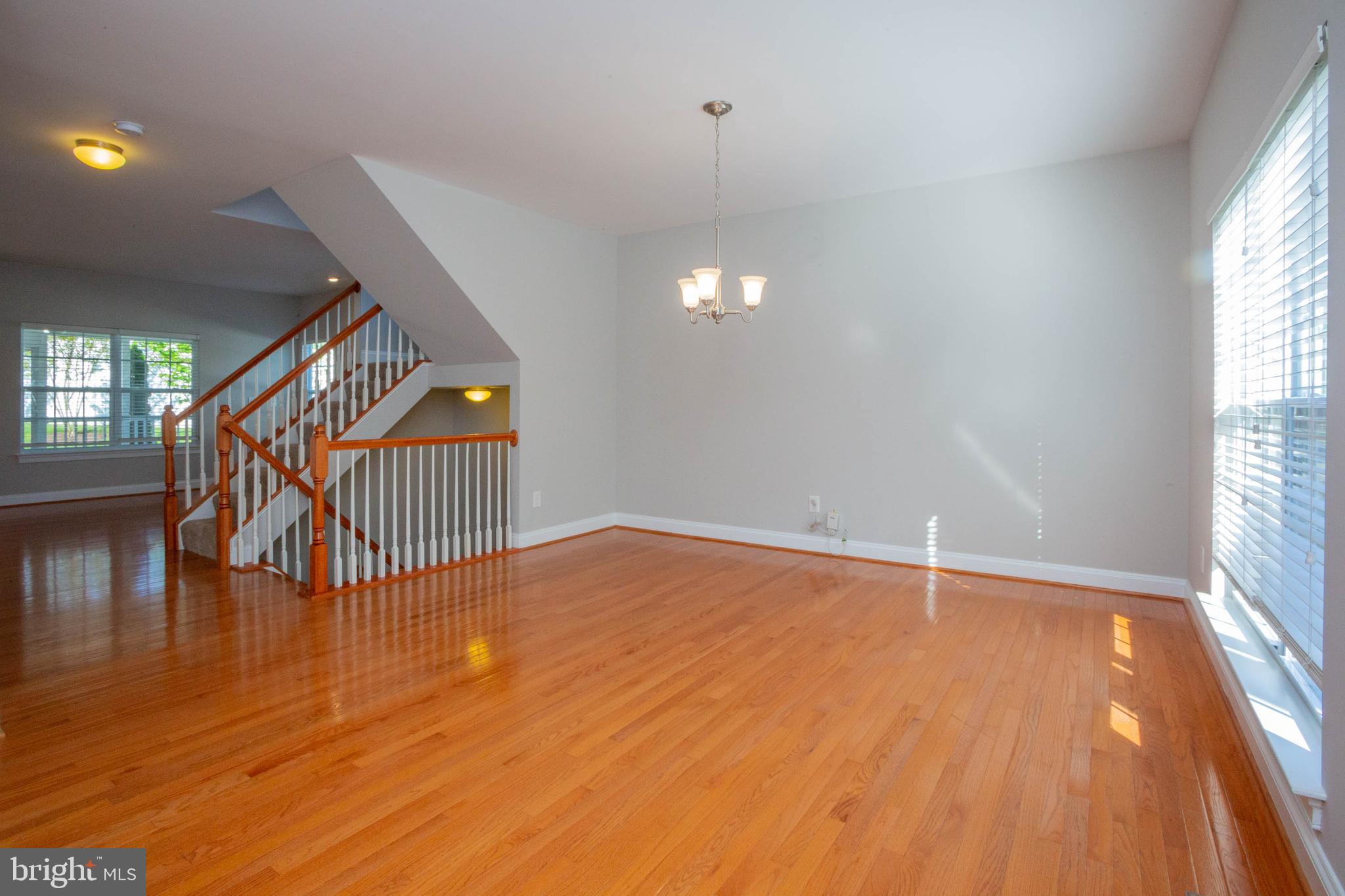 703 Lynn Gate Road, Unit 10 Severna Park, MD 21146 - Photo 4 of 69 Bright Living Area