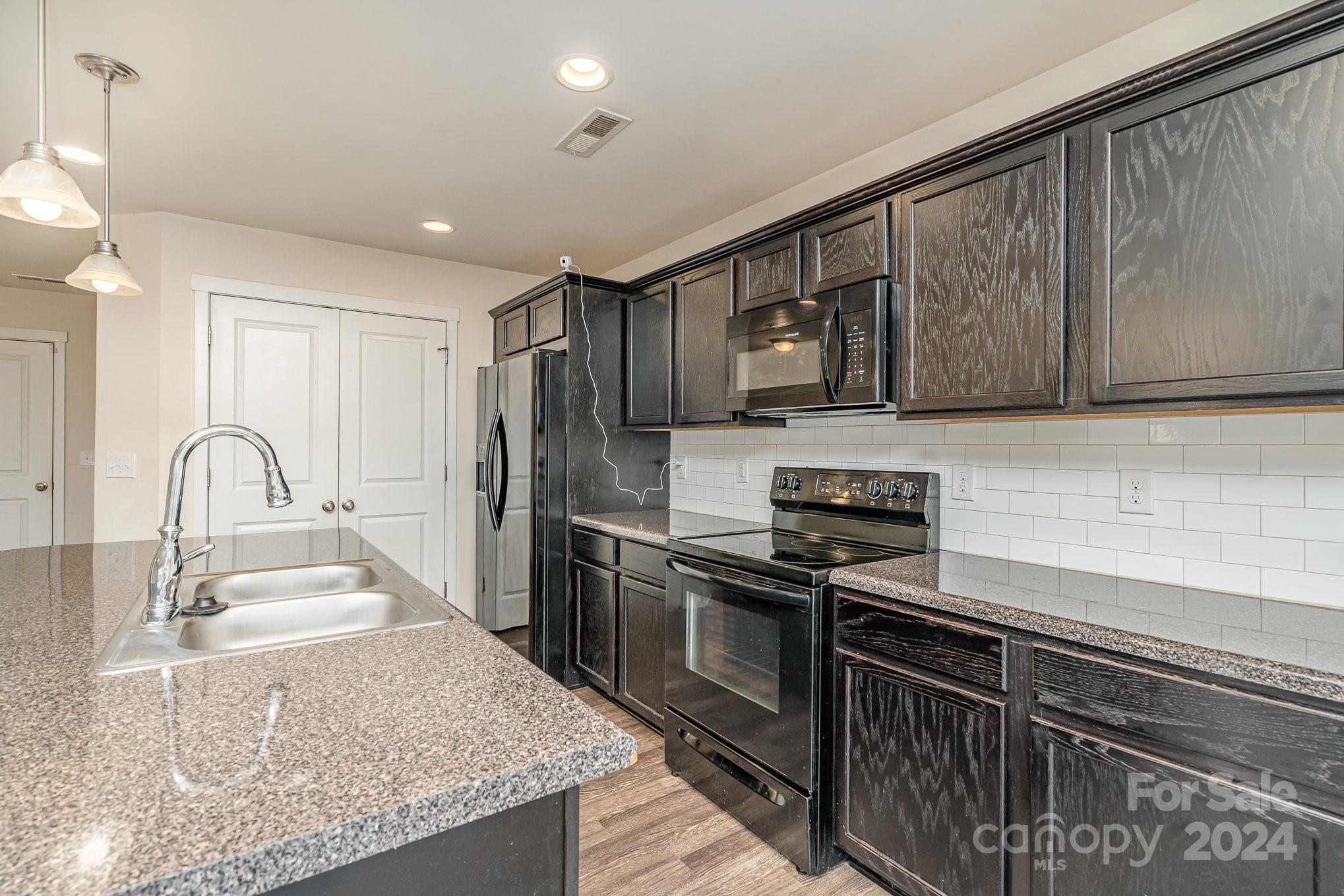 4812 Gibbons Link Road Charlotte, NC 28269 - Photo 14 of 22 Gallery Image 14