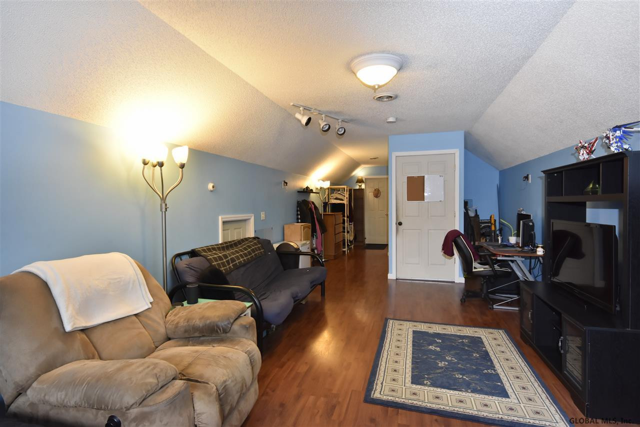 103 Button Road Halfmoon, NY 12188 - Photo 22 of 27 Photo 22