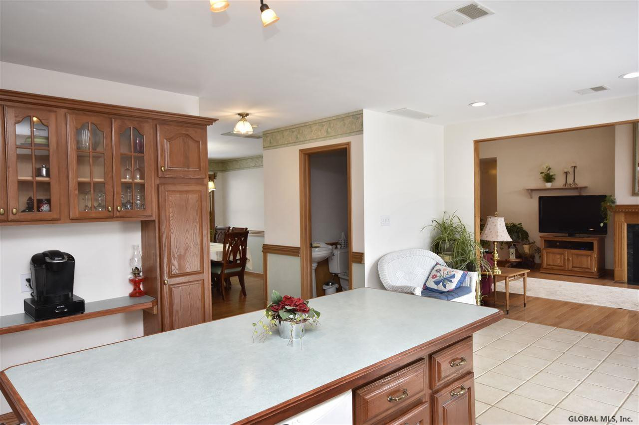 103 Button Road Halfmoon, NY 12188 - Photo 7 of 27 Photo 7