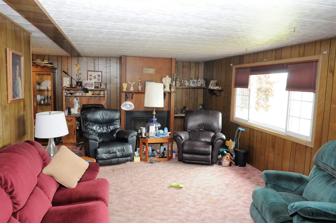 7640 West Gary Road Chesaning, MI 48616 - Photo 5 of 14 31381296-4.JPG