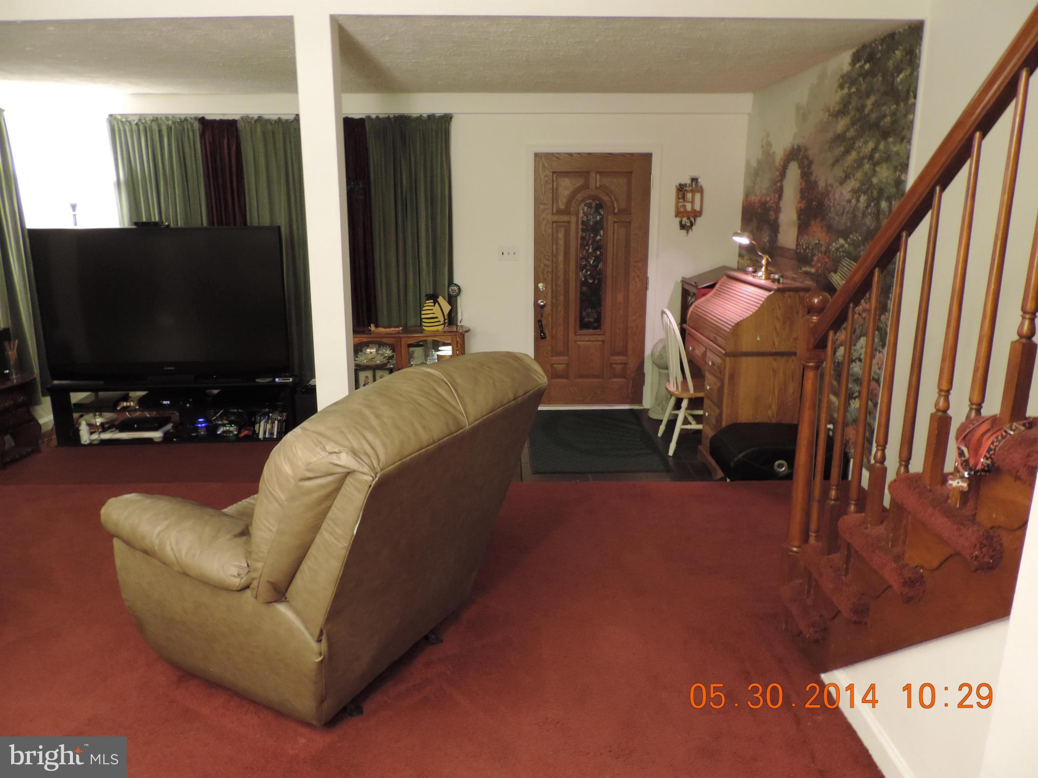 9114 Simpson Lane Clinton, MD 20735 - Photo 5 of 26 Interior (General)