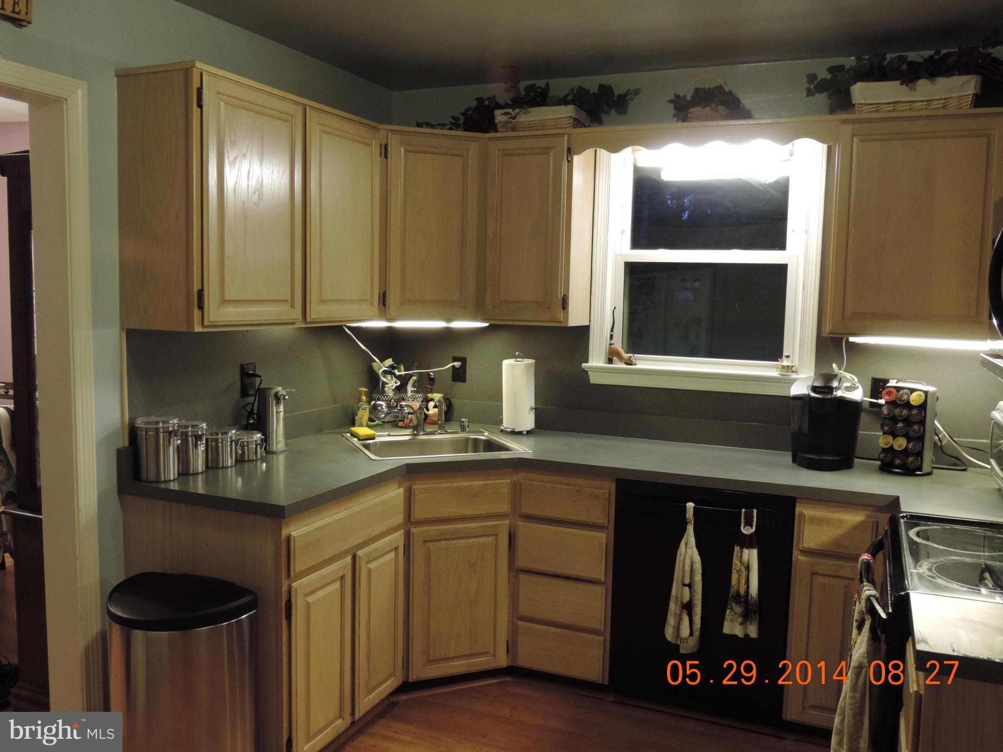 9114 Simpson Lane Clinton, MD 20735 - Photo 8 of 26 Kitchen