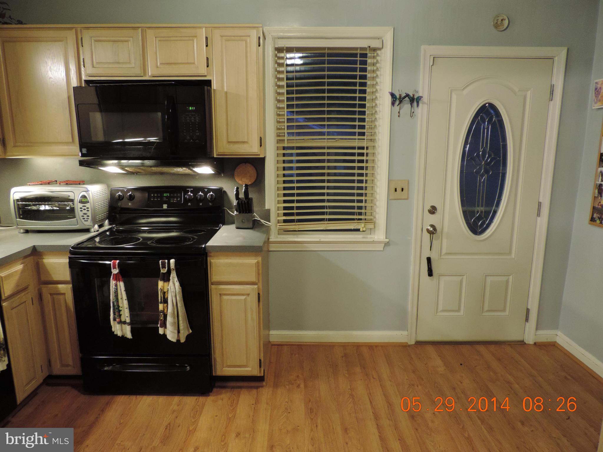 9114 Simpson Lane Clinton, MD 20735 - Photo 9 of 26 Kitchen
