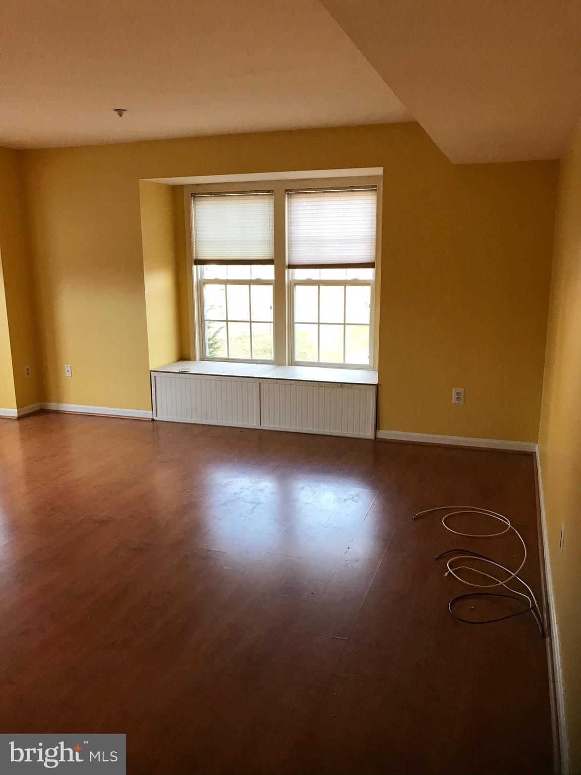 569 Primus Court Frederick, MD 21703 - Photo 2 of 25 Living room/dining room