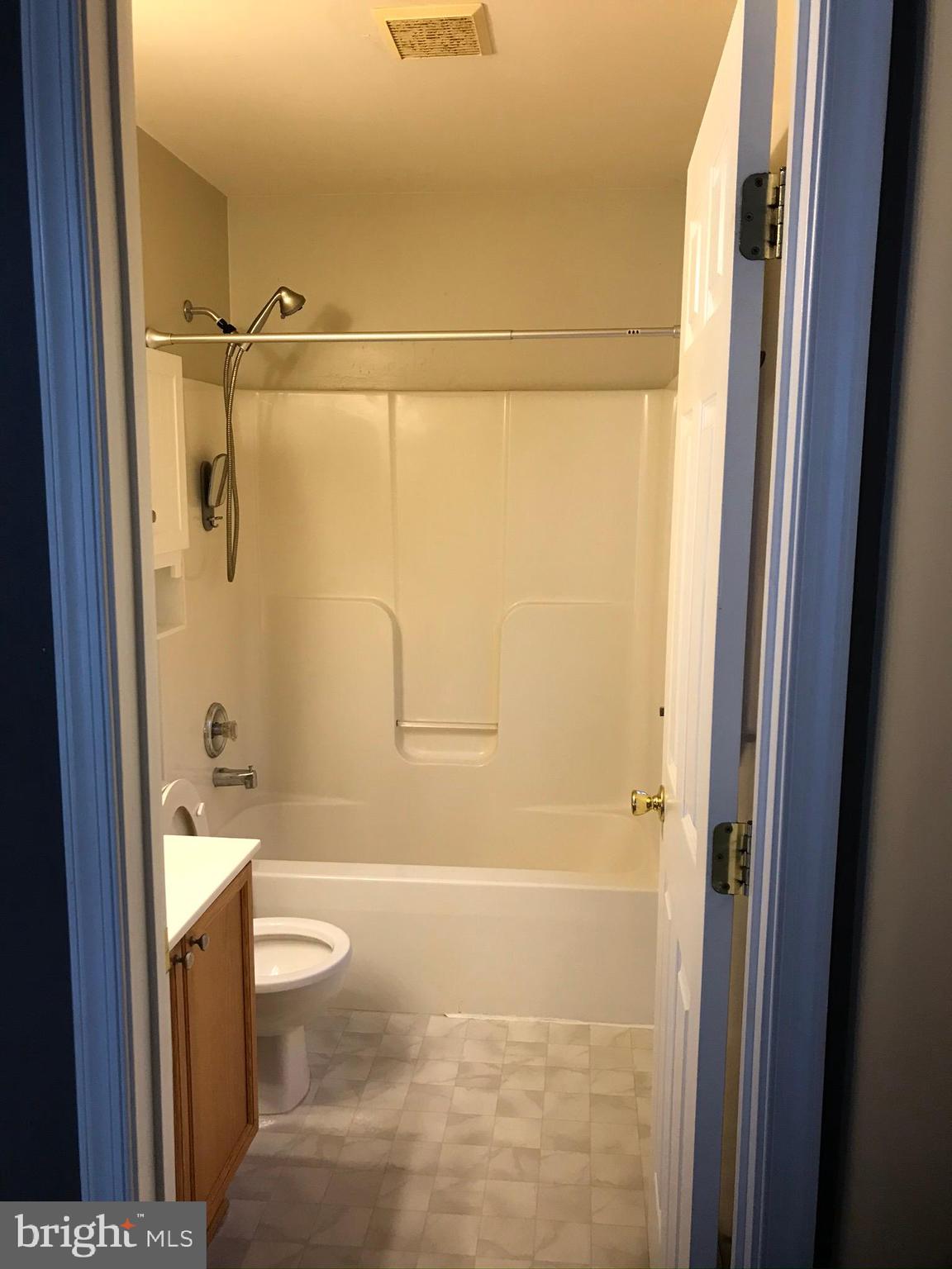 569 Primus Court Frederick, MD 21703 - Photo 14 of 25 Master Bathroom