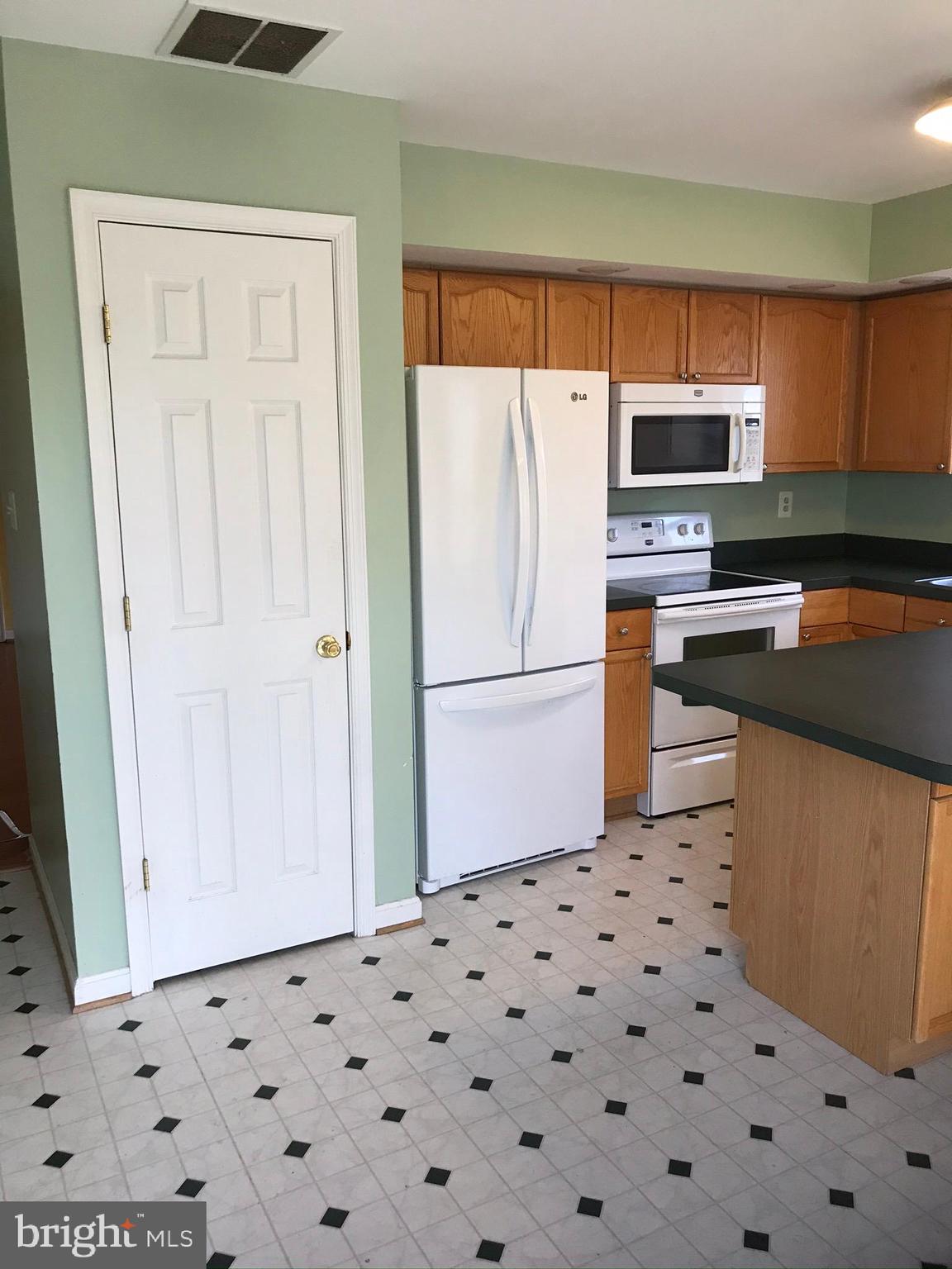 569 Primus Court Frederick, MD 21703 - Photo 8 of 25 Kitchen