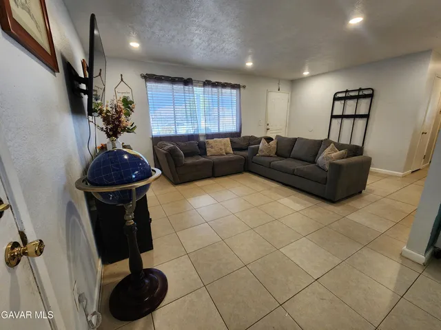 $329,950 | 15142 Lanfair Avenue, Lancaster, CA 93535