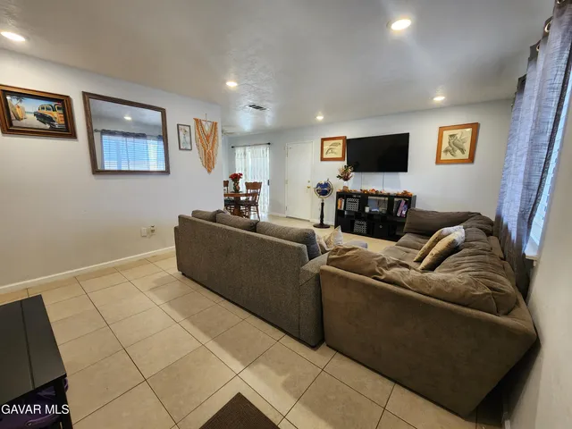 $329,950 | 15142 Lanfair Avenue, Lancaster, CA 93535