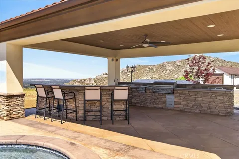 $2,600,000 | 6355 Cresthaven Drive, Riverside, CA 92506
