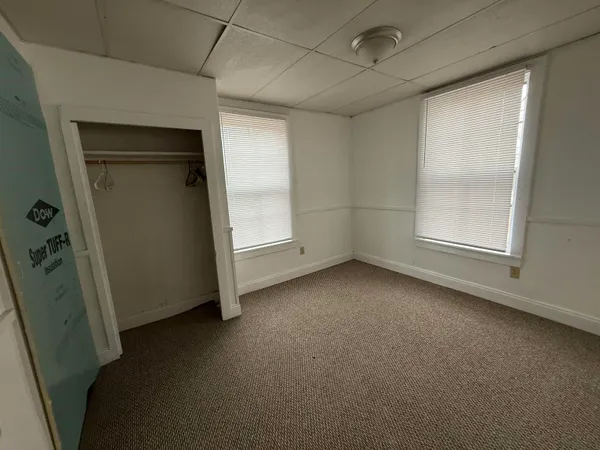 $1,075 | 5 Washington Street, Unit 4, Laconia, NH 03246