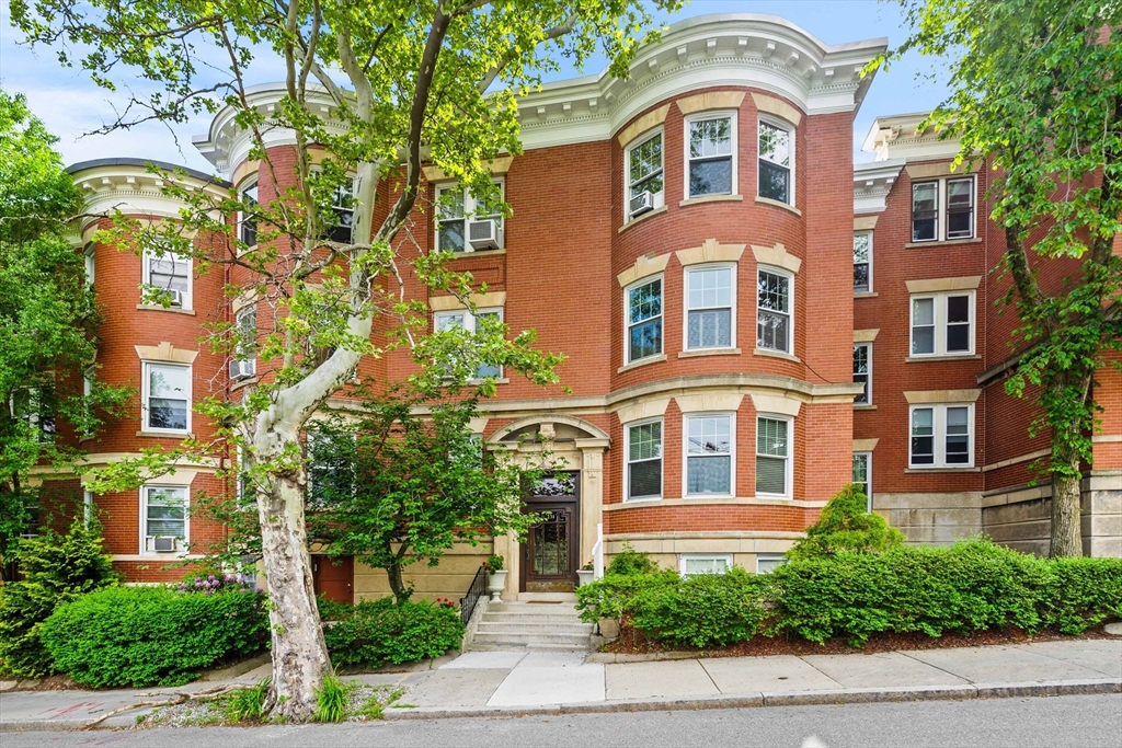 231 Rawson Road, Unit 4 Brookline, MA 02445 - Photo 1 of 21