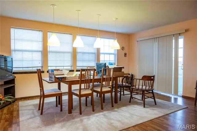 $1 | 27628 Hwy H, Eolia, MO 63344