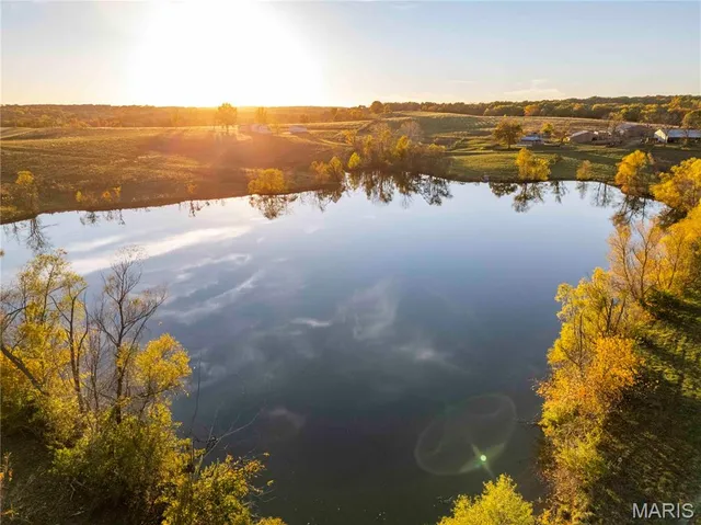 $1 | 27628 Hwy H, Eolia, MO 63344