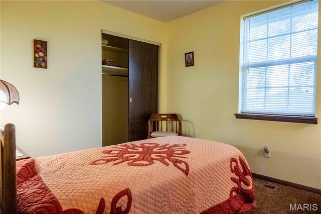 $1 | 27628 Hwy H, Eolia, MO 63344