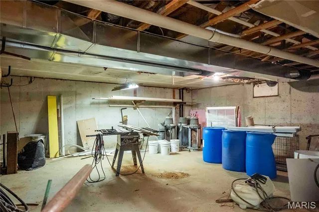 $1 | 27628 Hwy H, Eolia, MO 63344