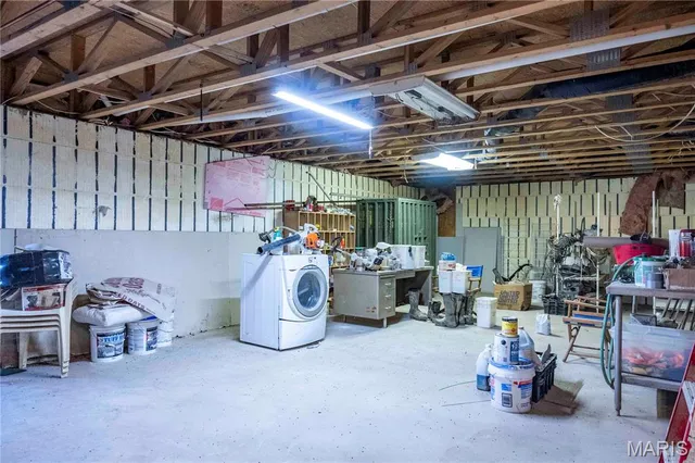 $1 | 27628 Hwy H, Eolia, MO 63344