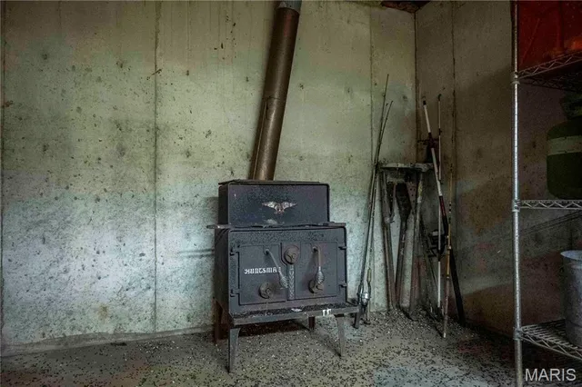 $1 | 27628 Hwy H, Eolia, MO 63344