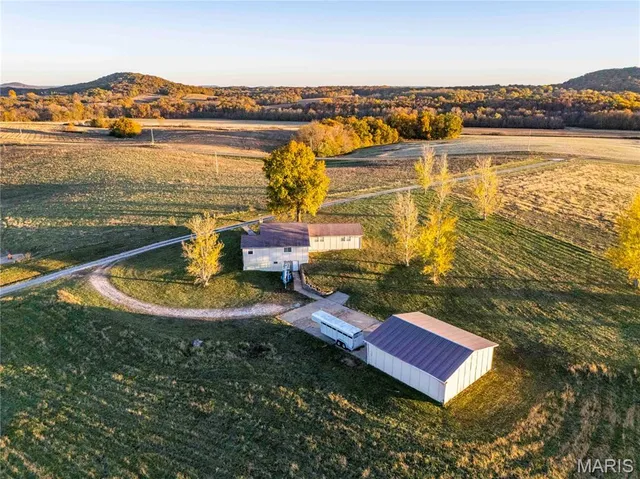 $1 | 27628 Hwy H, Eolia, MO 63344