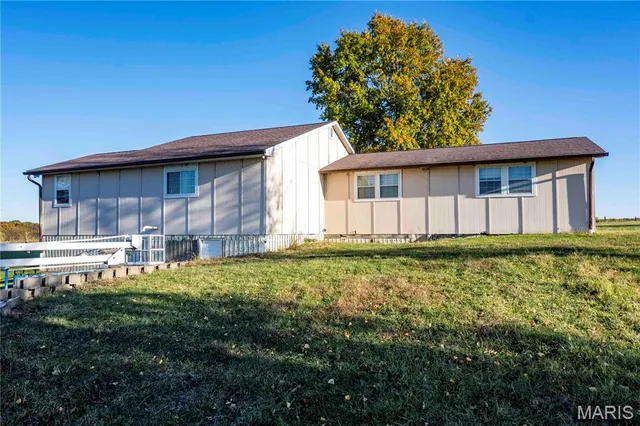 $1 | 27628 Hwy H, Eolia, MO 63344