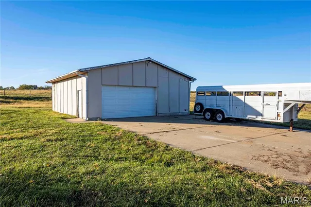 $1 | 27628 Hwy H, Eolia, MO 63344