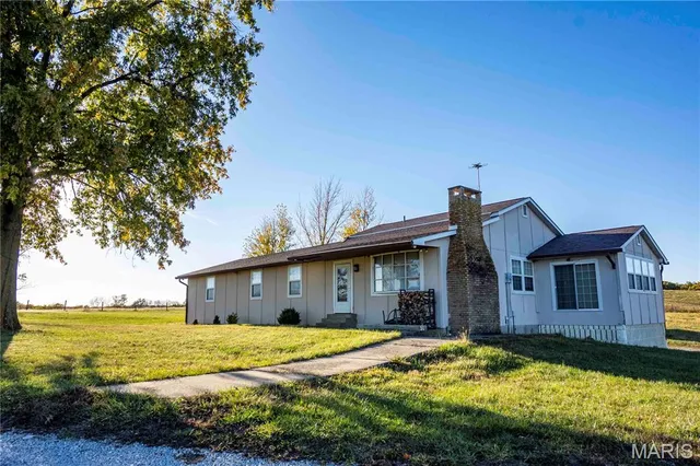 $1 | 27628 Hwy H, Eolia, MO 63344