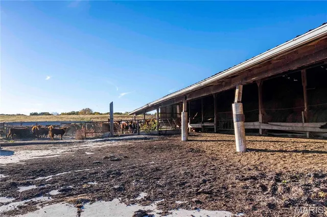 $1 | 27628 Hwy H, Eolia, MO 63344