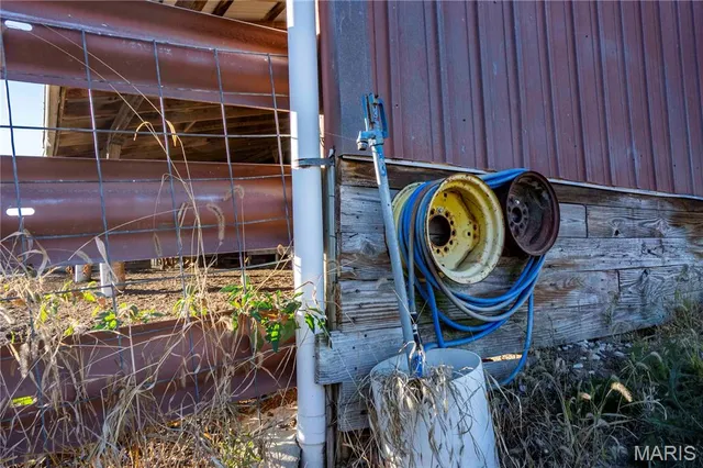 $1 | 27628 Hwy H, Eolia, MO 63344