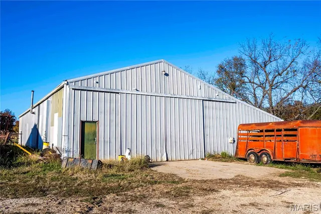 $1 | 27628 Hwy H, Eolia, MO 63344