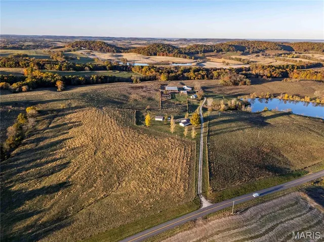 $1 | 27628 Hwy H, Eolia, MO 63344