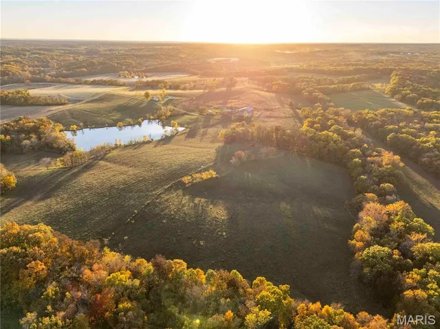 $1 | 27628 Hwy H, Eolia, MO 63344