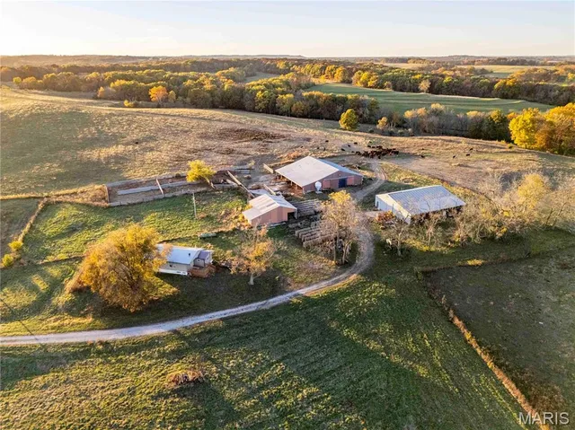 $1 | 27628 Hwy H, Eolia, MO 63344