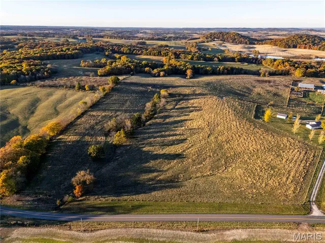 $1 | 27628 Hwy H, Eolia, MO 63344