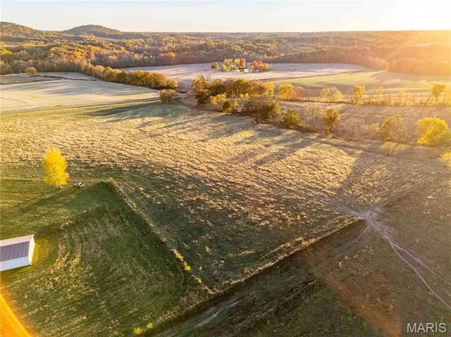 $1 | 27628 Hwy H, Eolia, MO 63344