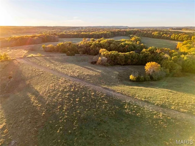 $1 | 27628 Hwy H, Eolia, MO 63344