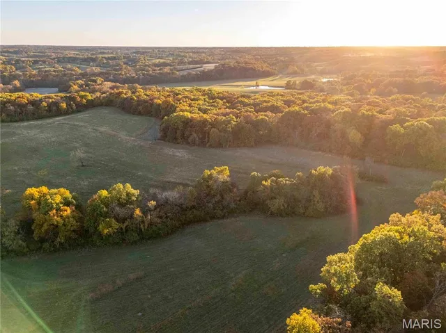 $1 | 27628 Hwy H, Eolia, MO 63344