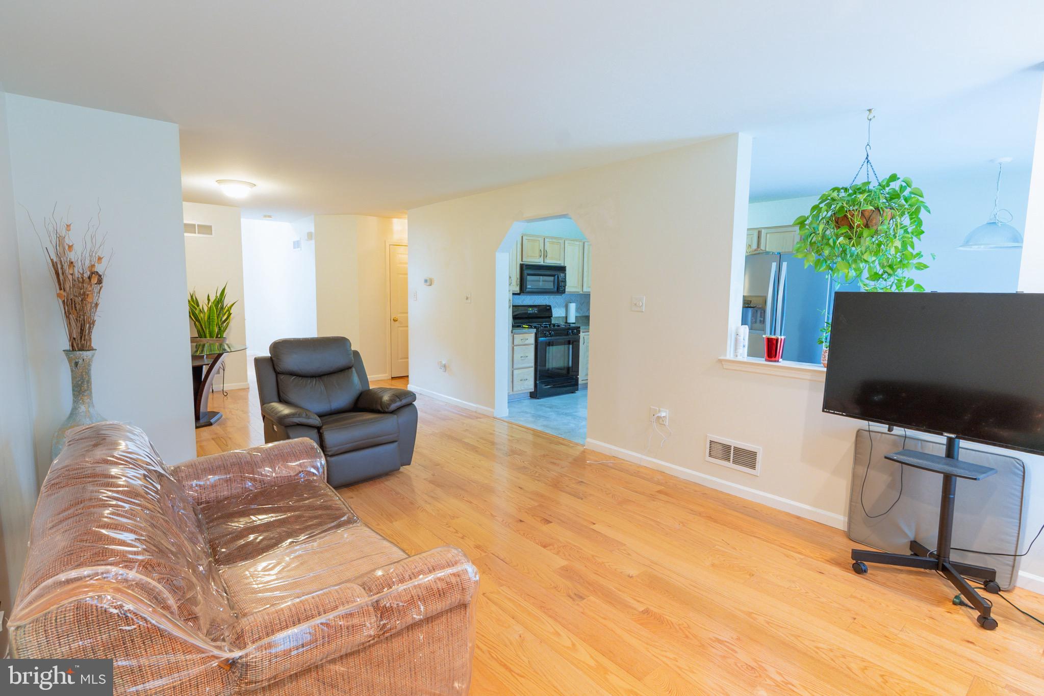 21 White Pine Gulch Reading, PA 19607 - Photo 9 of 35 a living room with furniture and a flat screen tv