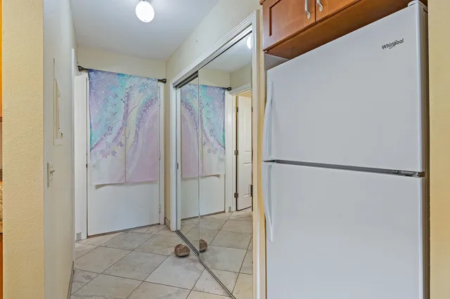 a view of a back yard