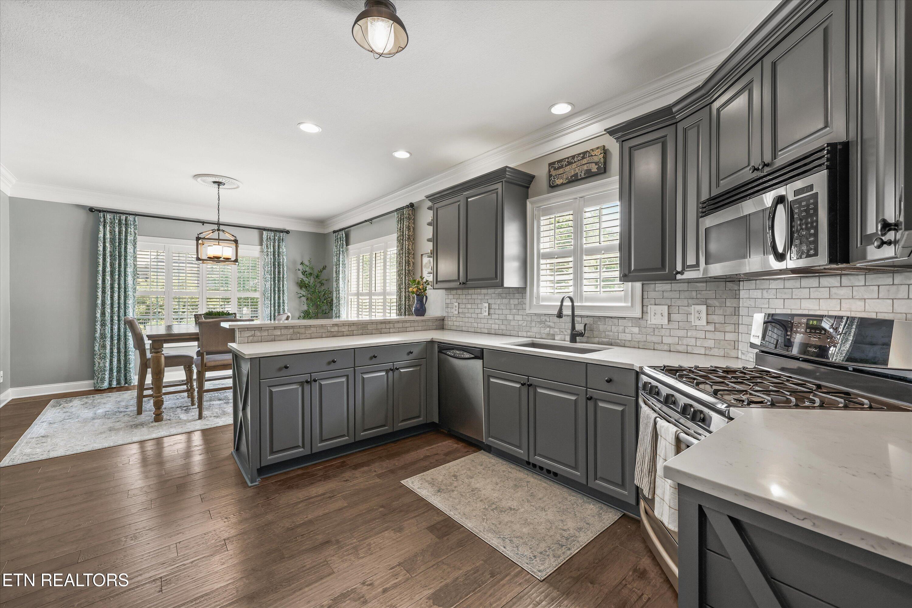 64 Rolling Links Boulevard Oak Ridge, TN 37830 - Photo 4 of 54 Kitchen