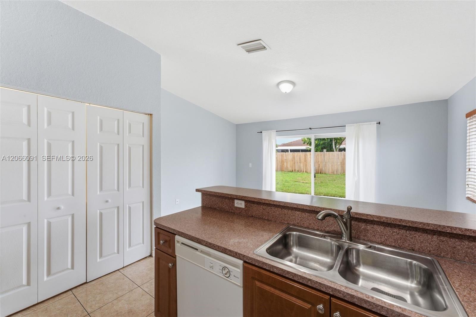 13243 Southwest 252nd Lane Homestead, FL 33032 - Photo 9 of 26 Gallery Image 9