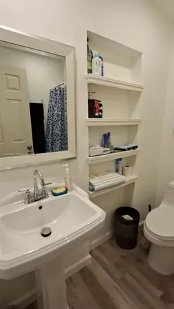 $870 | 126 Northwest 8th Avenue, Unit 1, Hallandale Beach, FL 33009