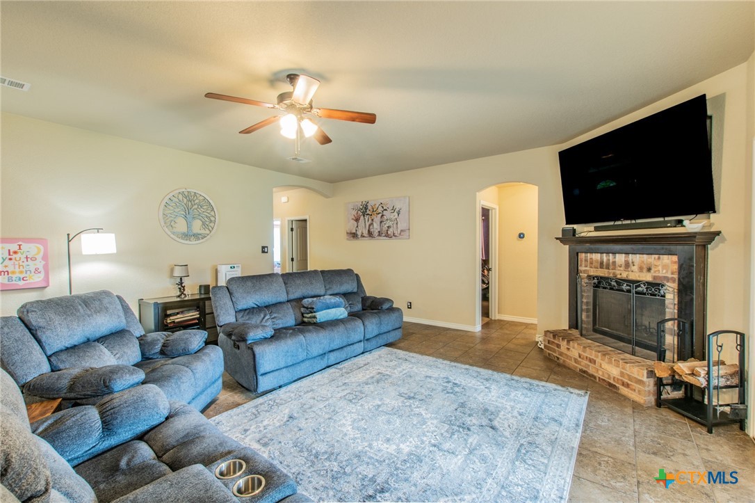 3902 Anvil Range Road Killeen, TX 76549 - Photo 2 of 33