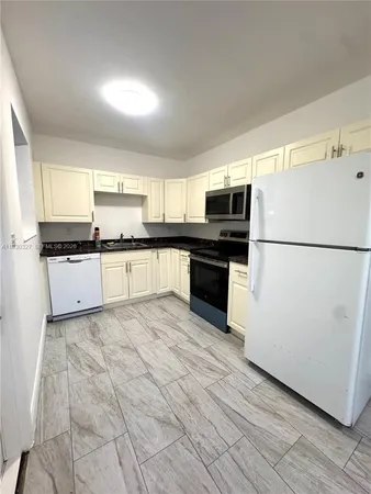 $2,800 | 1511 Northeast 42nd Street, Pompano Beach, FL 33064