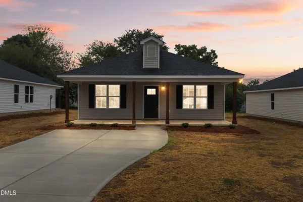 $229,900 | 221 East Washington Street, Coats, NC 27521