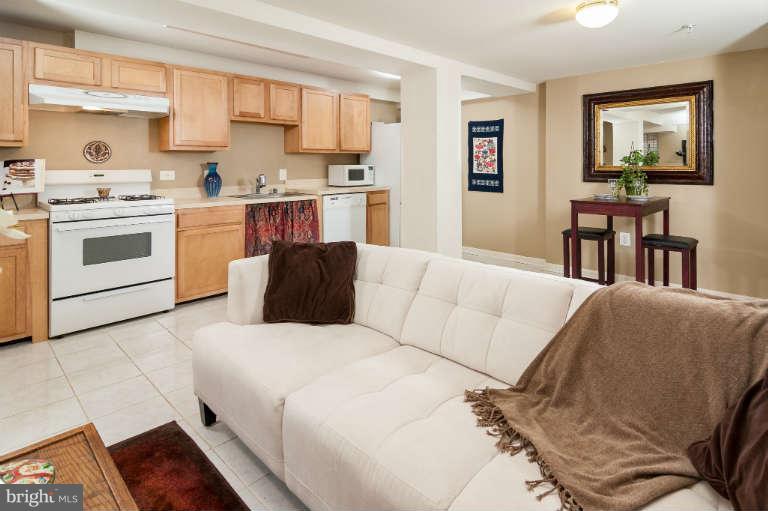 1441 Spring Road Northwest, Unit B01 Washington, DC 20010 - Photo 4 of 10 Interior (General)