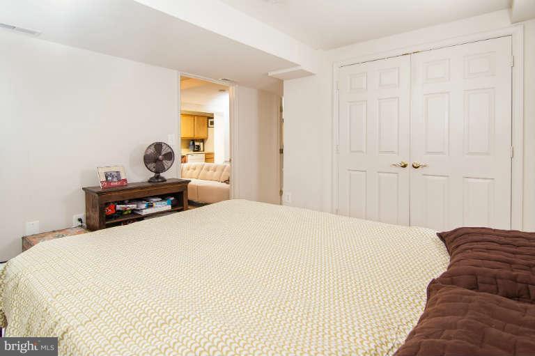 1441 Spring Road Northwest, Unit B01 Washington, DC 20010 - Photo 7 of 10 Bath (Master)